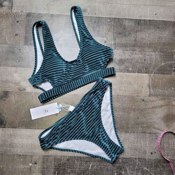Cupshe Other - Cupshe green velvet bikini size small